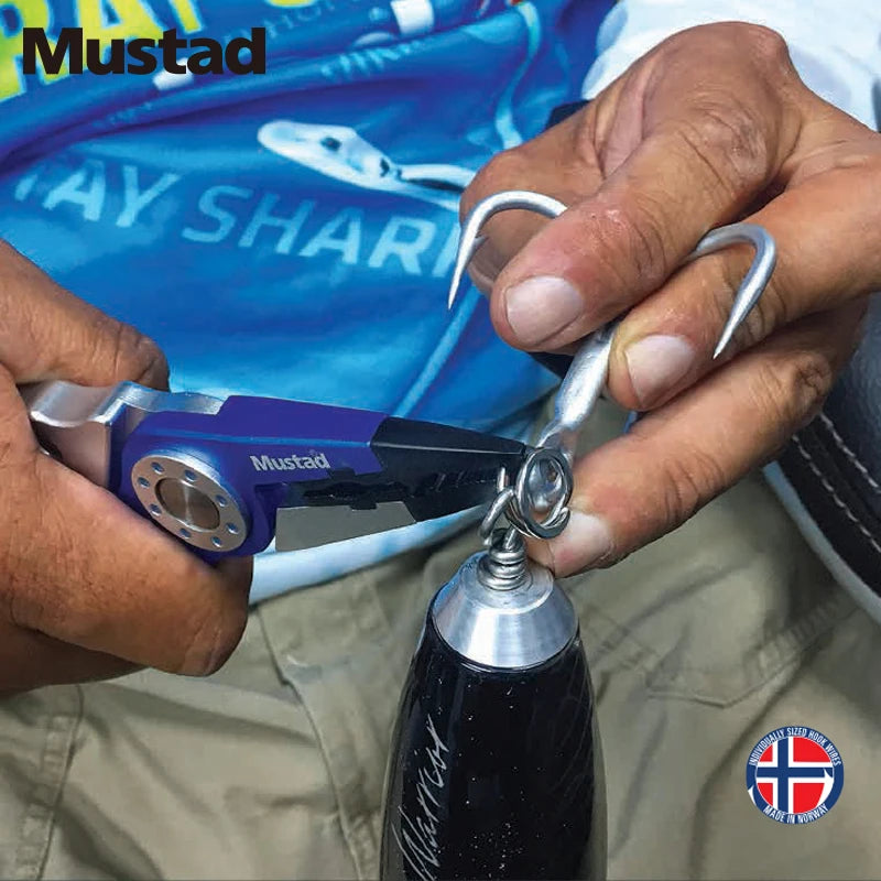 Original Mustad 36328NP-DS High-carbon Steel Fish Hook Barbed Crank Hook 7X Strong 3 Anchors Treble Hooks 3/0-7/0 Sea Fishing Accessories